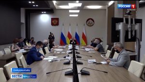 Республикæйы сæрмагонд къамис æркастис, нысанон ахуырады бадзырдтæм гæсгæ чи ахуыр кæндзæн, уыцы абитуриентты номхыгъдмæ