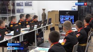 Цæгат Кавказы суворовон училищæйы курсанттæ архайдтой Владимир Путин кæй сарæзта, уыцы Æппæтуæрæсеон гом урочы