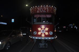 Во Владикавказе запустили «Новогодний трамвай»