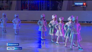 Юные фигуристы республики представили новогоднее шоу на льду