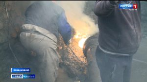 Во Владикавказе устраняют крупную аварию на водопроводе