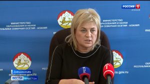 Ацы аз аивта сывæллæтты фыццæгæм къласмæ исыны фæтк