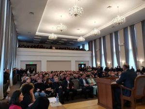 Парламент Южной Осетии принял бюджет большинством голосов, но при отсутствии кворума