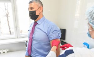 Рустем Келехсаев принял участие в вакцинации от COVID-19