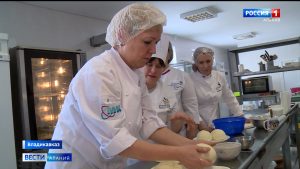 Лучшие повара со всей России учатся печь настоящие осетинские пироги во Владикавказе