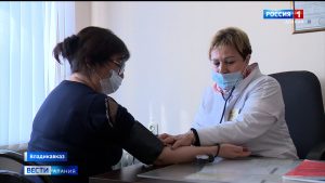 Более 120 сотрудников и учащихся медколледжа сделали прививку от коронавируса