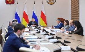 Вячеслав Битаров провел оперативное совещание с руководителями органов исполнительной власти