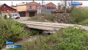 Жители одной из улиц Алагира опасаются начала паводкоопасного сезона из-за расположенной рядом реки