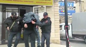 Мужчина, удерживавший людей в одном из магазинов Владикавказа, задержан, пострадавших нет