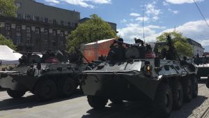 По площади Свободы проехало более 30 единиц военной техники