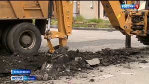 Во Владикавказе продолжается ремонт дорог