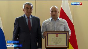 Сергей Меняйло раарфæ кодта республикæйы дохтыртæн, пандемияйы рæстæг цы куыст бакодтой, уый тыххæй