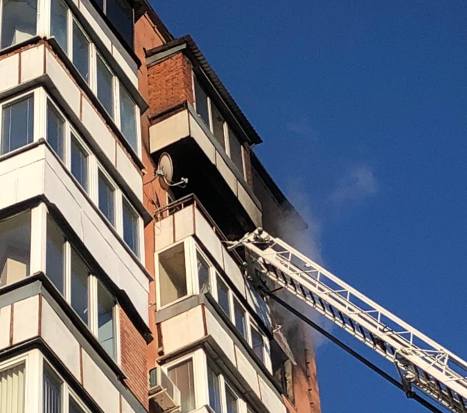Пожар во владикавказе сегодня. Пожар проспект Коста Владикавказ. Пожар во Владикавказе. Пожар во Владикавказе сегодня на проспекте Коста. Пожар во Владикавказе 9 января на Коста.