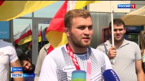 Чемпион Паралимпиады Альберт Хинчагов вернулся в Северную Осетию
