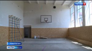 Активисты ОНФ оценили, как идет ремонт школьных спортзалов в районах республики