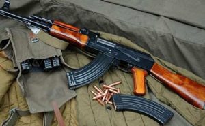 Двум жителям Северной Осетии грозит до 15 лет тюрьмы за сбыт и попытку контрабанды оружия