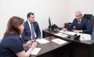 Борис Джанаев поручил разобраться с поставками лекарств в Северную Осетию