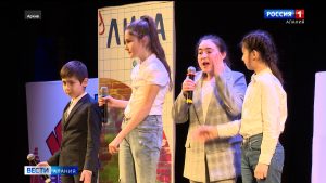 Детская команда КВН «Сборная Владикавказа» своим чувством юмора покоряет зрителей и получает призовые места