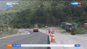 В Ирафском районе идёт реконструкция автомобильной дороги Чикола-Мацута-Комы-Арт