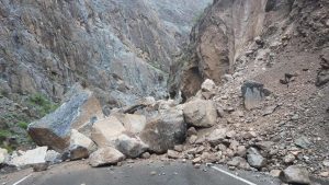Дорога Чикола – Мацута — Комы-Арт закрыта из-за сильного камнепада