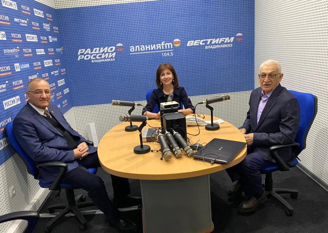 На волнах «FM Алания» продолжается радиомарафон, посвящённый тройному юбилею ГТРК «Алания» На волнах «FM Алания» продолжается радиомарафон, посвящённый тройному юбилею ГТРК «Алания»