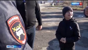 Сотрудники Госавтоинспекции помогли вовремя доставить 7-летнего Сармата Мамиева в больницу