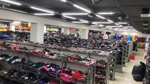 Североосетинские таможенники изъяли более 14 тысяч единиц контрафактной одежды и обуви
