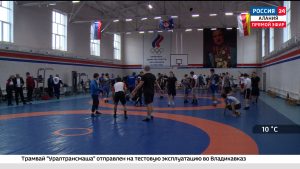 В школу олимпийского резерва по вольной борьбе имени Сослана Андиева привезли награду за победу в Национальной спортивной премии