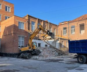 В 11-й школе Владикавказа возобновлены строительные работы