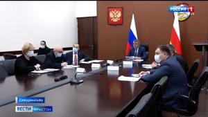 Сергей Меняйло архайдта, президенты æххæстбарджын минæвар Юрий Чайкæйы разамындæй цы æмбырд ацыд, уым