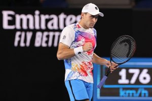 Аслан Карацев вышел во второй круг Australian Open