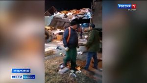Работники «Спецэкосервиса» за ночь убрали территории новогодних ярмарок