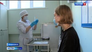 Вакцинацию от коронавируса в Северной Осетии прошли 44% взрослого населения, число желающих привиться растет