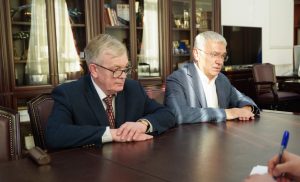 Сергей Меняйло провел рабочую встречу с президентом Института отраслевого питания Владимиром Черниговым