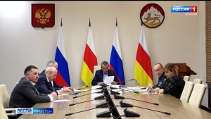 Сергей Меняйло профилон ведомствæтæн бахæс кодта, æнæнхъхъæлæджы цаутæй Трансакам бахъахъхъæныны тыххæй сæрмагонд мадзæлтты комплекс афоныл бацæттæ кæнын