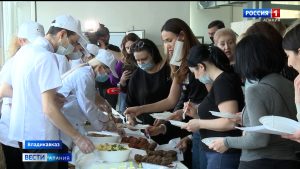 Родителям владикавказских школьников проводят дегустации блюд в столовых
