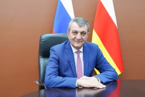 Сергей Меняйло поздравил жителей Северной Осетии с Днем весны и труда