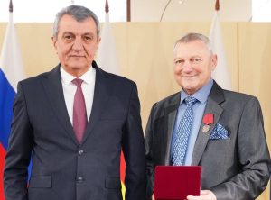 Сергей Меняйло поздравил мэтра североосетинского телевидения Владимира Дудиева с 85-летним юбилеем