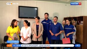 Врачей станции скорой  помощи с профессиональным праздником поздравили представители «Единой России»