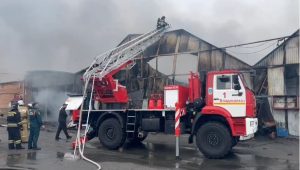 МЧС: Пожар на рынке «Викалина» полностью ликвидирован