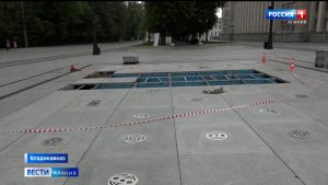 Свето-музыкальный фонтан на площади Свободы снова пострадал под колесами транспорта
