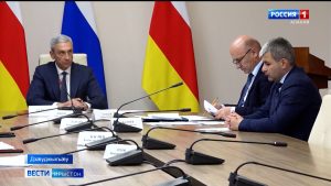 Цæрæнуæтты-коммуналон хæдзарады рæзты фарстатыл ныхас цыди, Дзанайты Барисы разамындæй цы æмбырд ацыди, уым