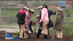 Уæлахизы 77 азы кадæн Лескены бындур æвæрд æрцыди æхсæр бæлæсты цæхæрадонæн