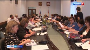 Куысты бынаты сылгоймаджы бартæ хъахъхъæныныл ныхас цыди сылгоймаджы куыстæй ифтонг кæнынимæ баст æмбырды рæстæг