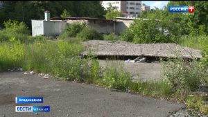 Жильцы домов на ул.Цоколаева обеспокоены состоянием заброшенного подземного гаражного кооператива