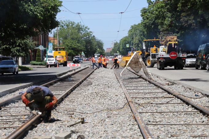 Завершение дорожных работ на проспекте Коста перенесено на месяц – конец июля