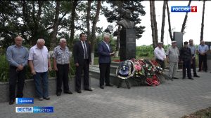 Ацы бонты 100 азы сæххæст Советон Цæдисы хъæбатыр Махъоты Алиханы райгуырдыл