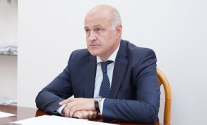 Эльбрус Бокоев провел заседание межведомственной комиссии по предоставлению субсидий на приобретение жилья