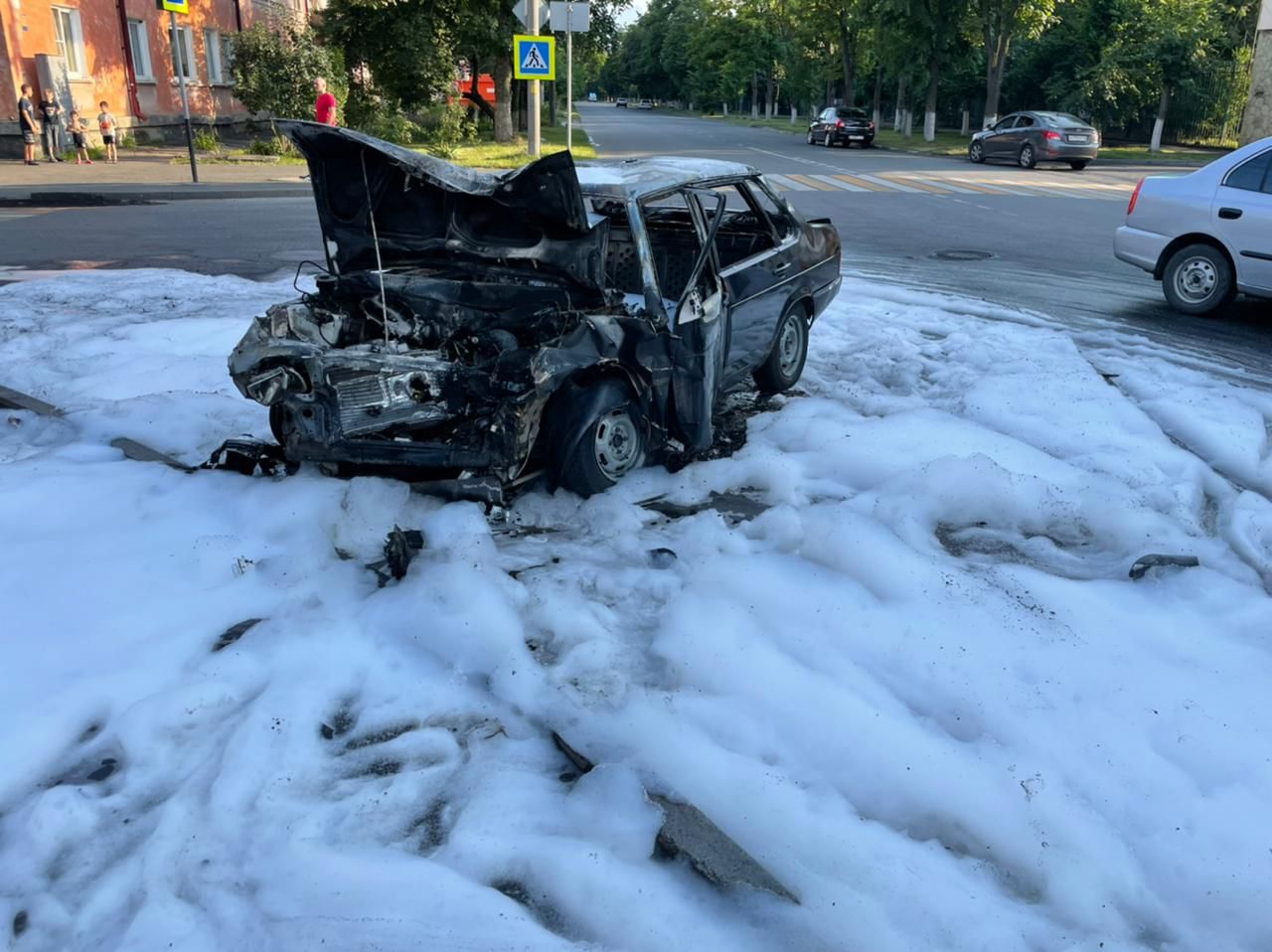 ГТРК «Алания» | Во Владикавказе после ДТП загорелась машина, водитель  доставлен в больницу