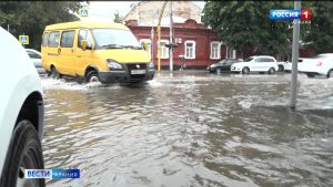 После непродолжительного ливня часть улиц Владикавказа снова оказалась под водой